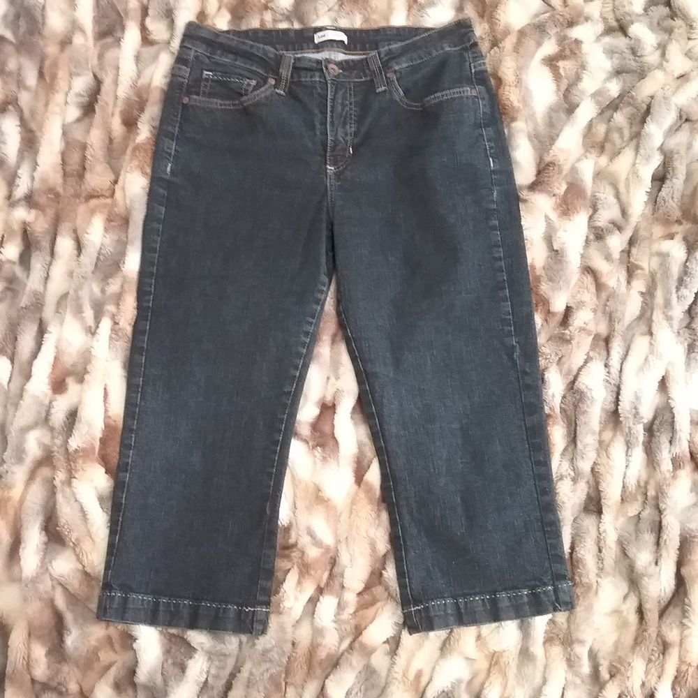 Lee Capri Jeans Lower on Waist Dark Wash Denim 5 Pocket Contrast Stitching 12M